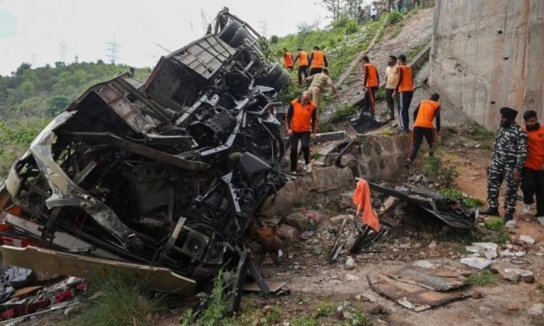 Ινδία: Τραγικό θάνατο βρήκαν 7 γυναίκες – Καταπλακώθηκαν από λεωφορείο