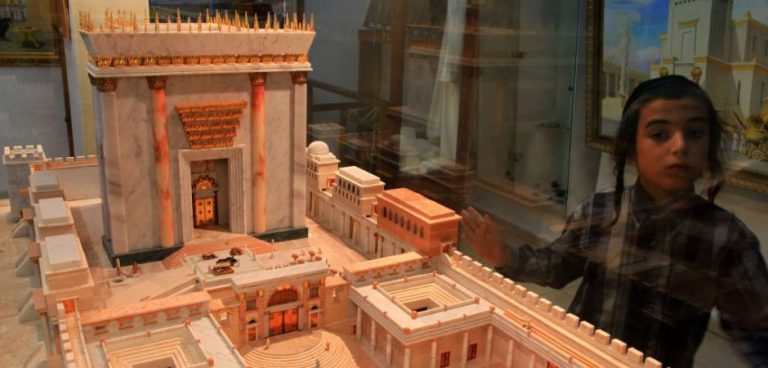 ΝΙΚΟΣ ΣΑΚΕΛΛΑΡΟΠΟΥΛΟΣ : Στημένες διαμάχες στο Ισραήλ και όλα γίνονται για την ανέγερση του τρίτου ναού του Σολομώντα..Θα καταστραφεί το τέμενος του Ομάρ;