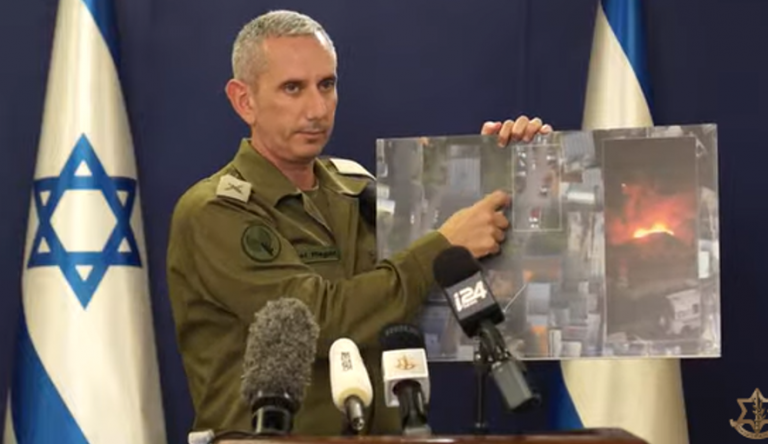 Ο ισραηλινός στρατός δημοσιεύει αεροφωτογραφίες για να πείσει ότι δεν έπληξε το νοσοκομείο στη Γάζα