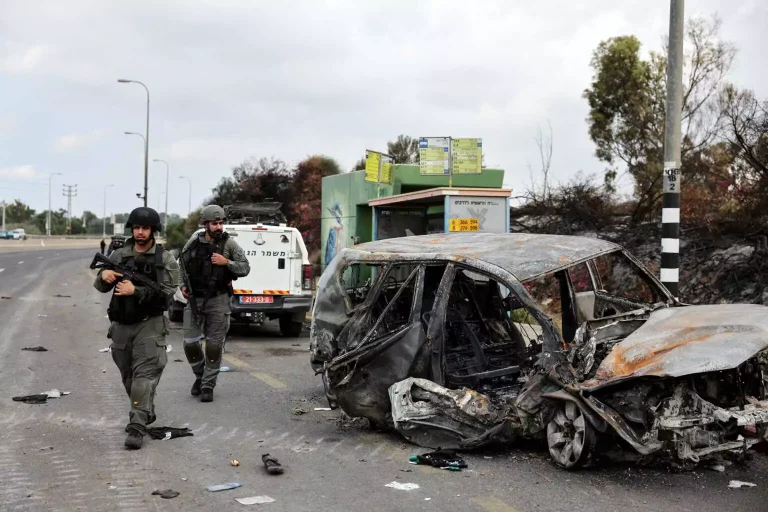 Το Ισραήλ απειλεί την Αίγυπτο με βομβαρδισμούς στη Ράφα αν στείλει βοήθεια στην Παλαιστίνη