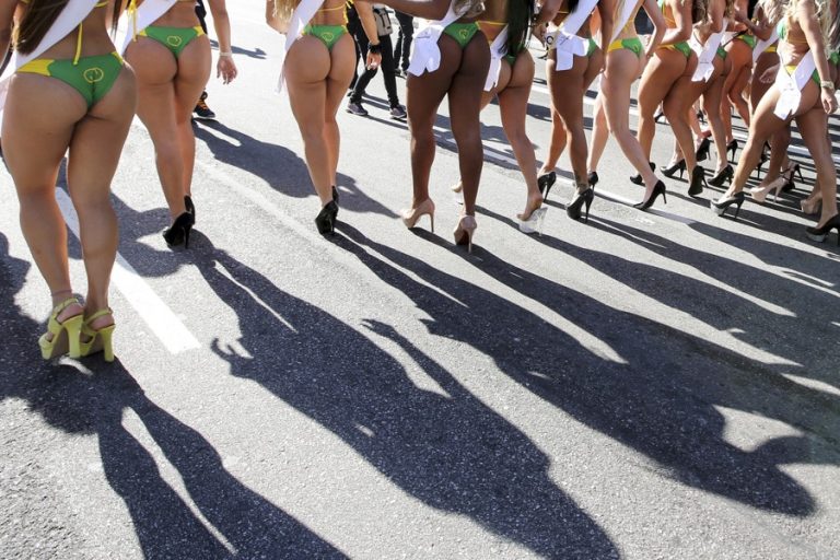 Το Κατοχικα Νεα δεν ασχοληθηκε με το καρναβαλι μιας “δημοκρατιας” που θελει να εχει δημοτικες εκλογες !