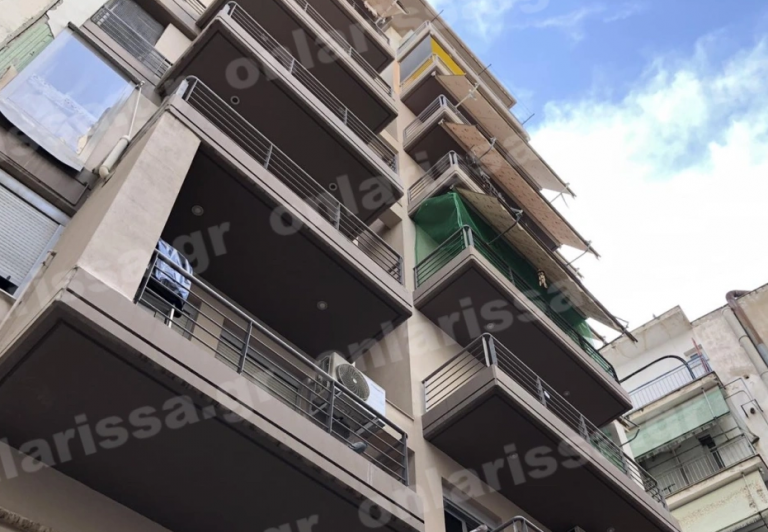 Λάρισα: Γυναίκα 50 ετών έπεσε από το μπαλκόνι του τρίτου ορόφου