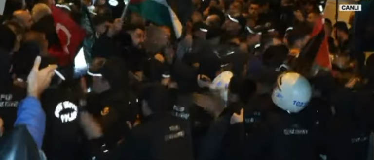 Τουρκία:Οργή στην Άγκυρα και την Κωνσταντινούπολη μετά την αεροπορική επίθεση στη Γάζα – Διαδηλώσεις στη Μέση Ανατολή