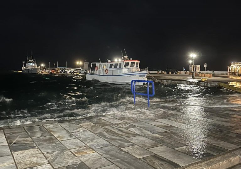 Στα 118χιλιόμετρα χθες ο αέρας στην Τήνο