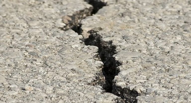 Καθηγητής προκαλεί… Ρίχτερ πριν τον Εγκέλαδο: «Σεισμός 7,4 Ρίχτερ. Είναι επικείμενος, δεν είναι αστείο»!