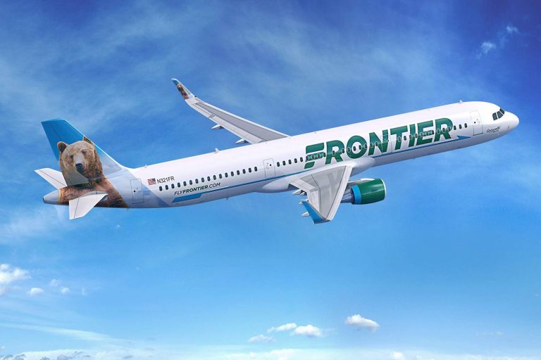 «Πανικός» σε πτήση της Frontier Airlines: Γυναίκα άρχισε να ουρλιάζει – «Είναι δαιμονισμένη»