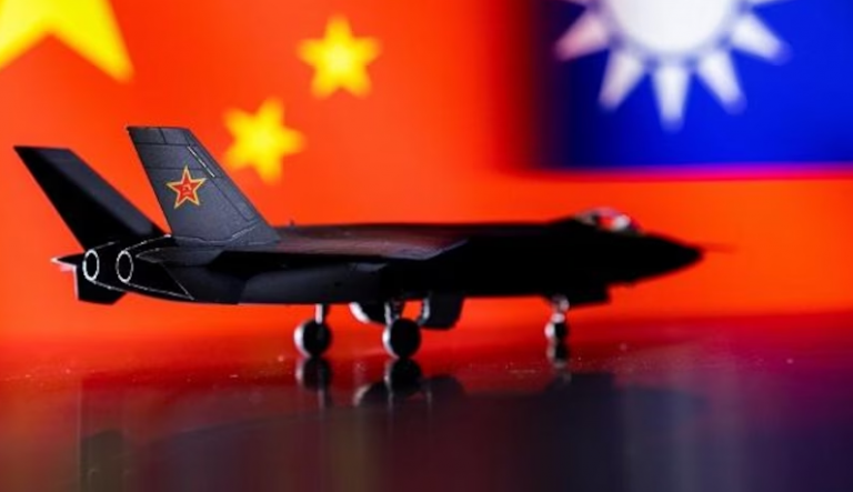 Κίνα:Συνεχίζει τη στρατιωτική πίεση στην Ταϊβάν, στέλνοντας 43 αεροπλάνα και 7 πλοία κοντά στο νησί