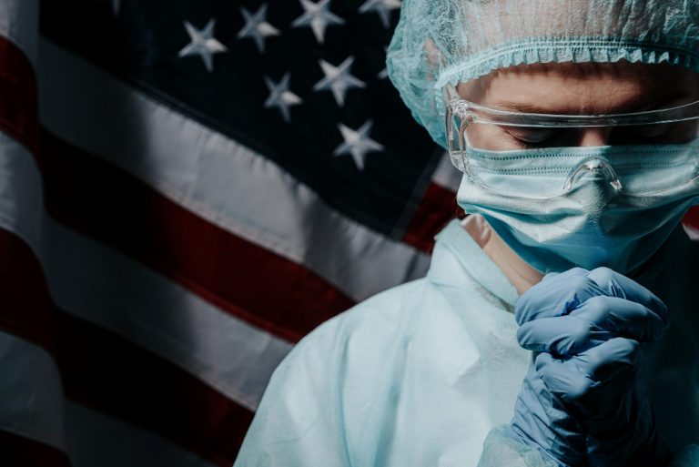 Κίνα: Το Πεκίνο απαντά στους ισχυρισμούς του Τραμπ – «Η COVID-19 ίσως προήλθε από τις ΗΠΑ»