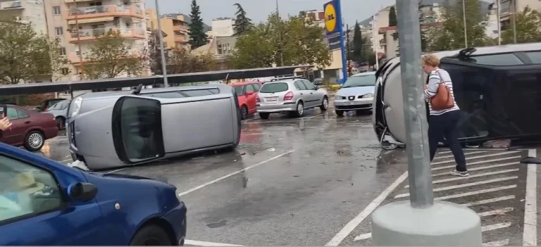 Ανεμοστρόβιλος αναποδογύρισε ΙΧ στην Ξάνθη και ξήλωσε σκεπές