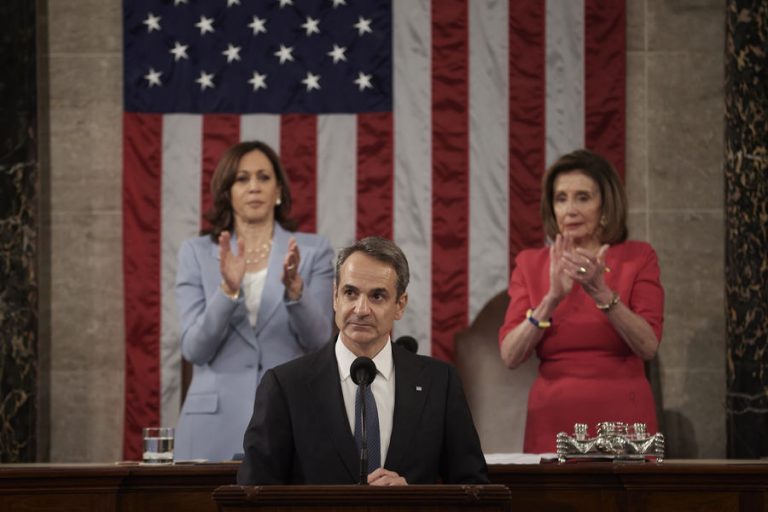 Στην Ελλάδα θέλουν τους αλλοδαπούς στα χωράφια, στις ΗΠΑ στον στρατό – Ξεκινούν αλλαγές παντού,