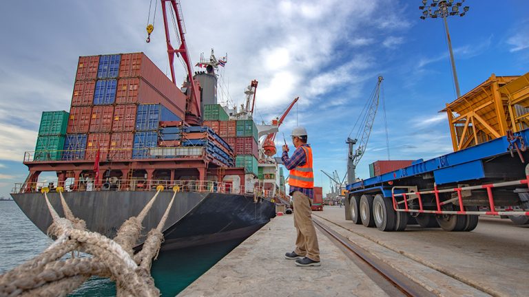 Η Μόσχα κερδίζει και πάλι, καθώς οι αντάρτες Χούτι επιτίθενται σε δυτικά πλοία, ενώ τα ρωσικά πετρελαιοφόρα πλέουν ελεύθερα