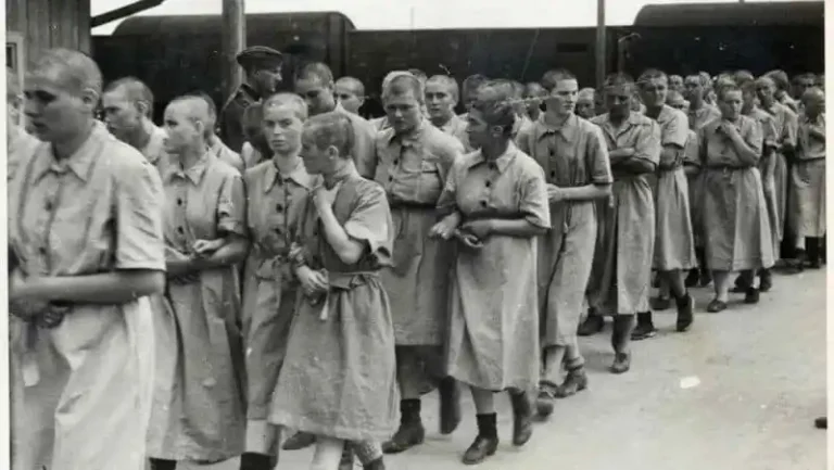 Όταν η Bayer αγόρασε «παρτίδες» γυναικών από το Άουσβιτς για να κάνει πειράματα.