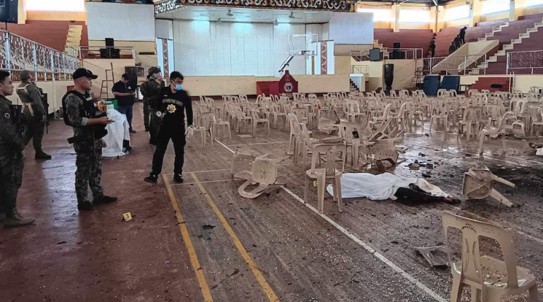 Βομβιστική επίθεση κατά τη διάρκεια καθολικής λειτουργίας στις νότιες Φιλιππίνες με τέσσερις νεκρούς
