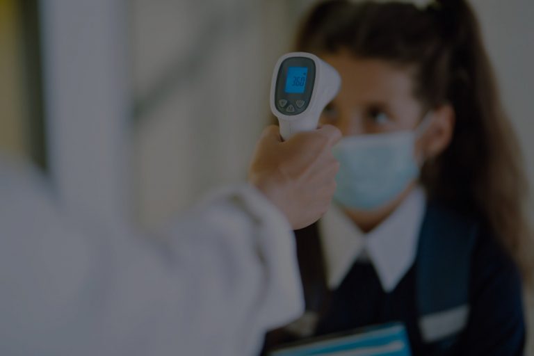 Καθημερινοί έλεγχοι υγείας ΞΑΝΑ στα σχολεία! Χαμός στην Κίνα! Έρχεται και στην Ελλάδα;;;