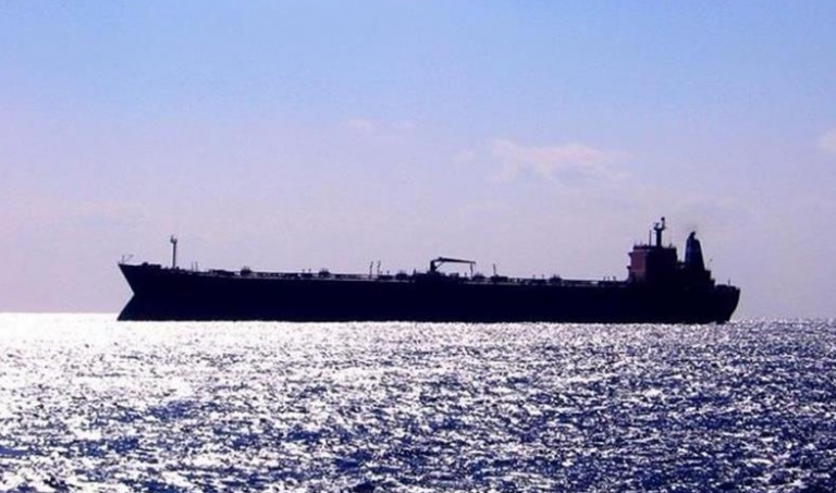 Ερυθρά Θάλασσα: Εμπορικό πλοίο χτυπήθηκε από δύο βλήματα