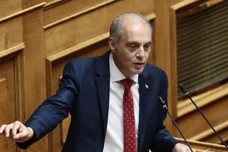 Κυριάκος Βελόπουλος για εμβόλια: «Πολιτικός ψεύτης ο Άδωνις Γεωργιάδης»