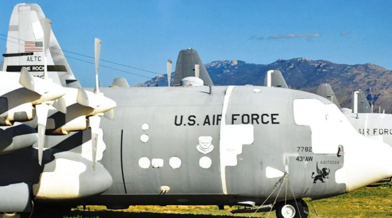 «Σαπάκια» τα δώρα των Αμερικανών στην Ελλάδα! Στρατιωτικές πηγές αποκαλύπτουν ότι τα δύο C-130 είναι σε… απόσυρση στη Νεβάδα – Για να ξαναπετάξουν, θα πρέπει να επενδυθούν πάνω από 110.000.000 ευρώ!