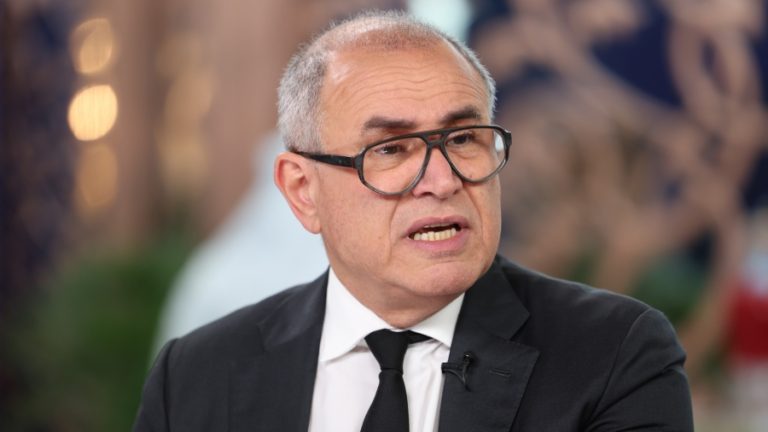 Κόκκινος συναγερμός από Nouriel Roubini για πιστωτικό κραχ και νέα κρίση χρέους – Πού θα προσγειωθεί η οικονομία το 2024