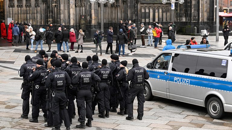 Βερολίνο: Εμπρηστικός μηχανισμός σε όχημα της ελληνικής πρεσβείας