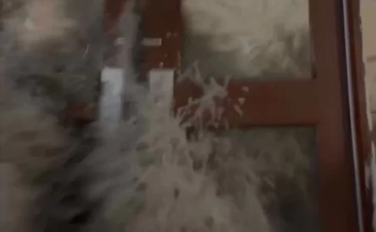 Πελώρια κύματα «έπνιξαν» στρατιωτική βάση των ΗΠΑ