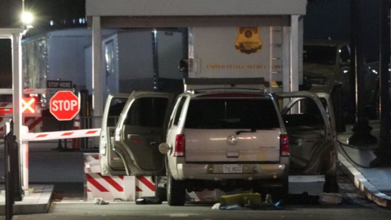 Αυτοκίνητο έπεσε πάνω σε πύλη στον φράκτη του Λευκού Οίκου