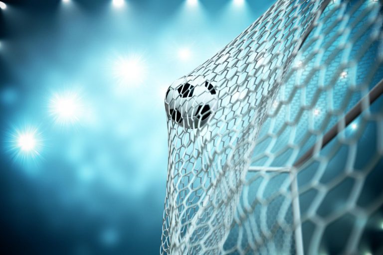 Σε τεχνητό κώμα ποδοσφαιριστής! Δείτε τη στιγμή-σοκ του τραυματισμού