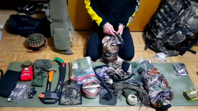 Έχουμε την εμπειρία ώστε να μήν γινόμαστε ρεζίλι. Είμαστε δυστυχώς πολύ περήφανοι ώστε να κάνουμε λάθη που θα μας στιγματίσουν.