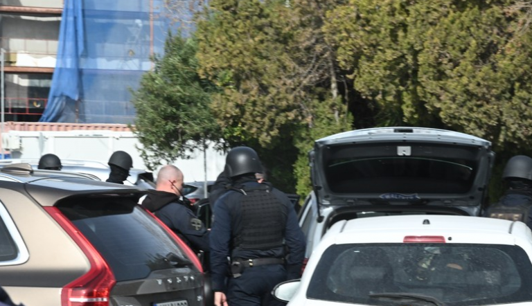 4 νεκροι απο πυροβολισμούς σε ναυτιλιακή εταιρεία ο τελικος απολογισμος