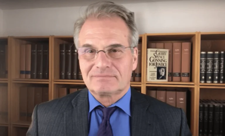 Ο Dr. Reiner Feulmich, ο δικηγορος στην υποθεση “Δεύτερη Νυρεμβέργη”, συνελήφθη στις 12 Οκτωβρίου από τις γερμανικές αρχές στο Μεξικό.