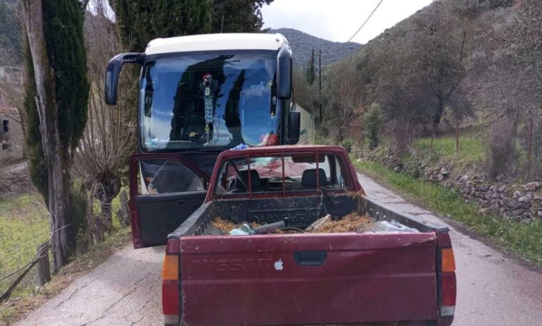 Καλάβρυτα: Τροχαίο στη Δάφνη – Σχολικό λεωφορείο συγκρούστηκε με αγροτικό