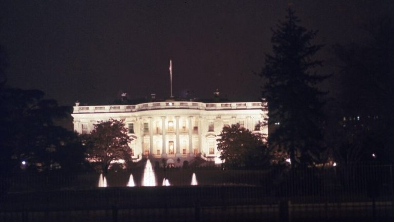 Θρίλερ στις ΗΠΑ: «Υπάρχει σοβαρή απειλή για την ασφάλεια – Σχετίζεται με τη Ρωσία»