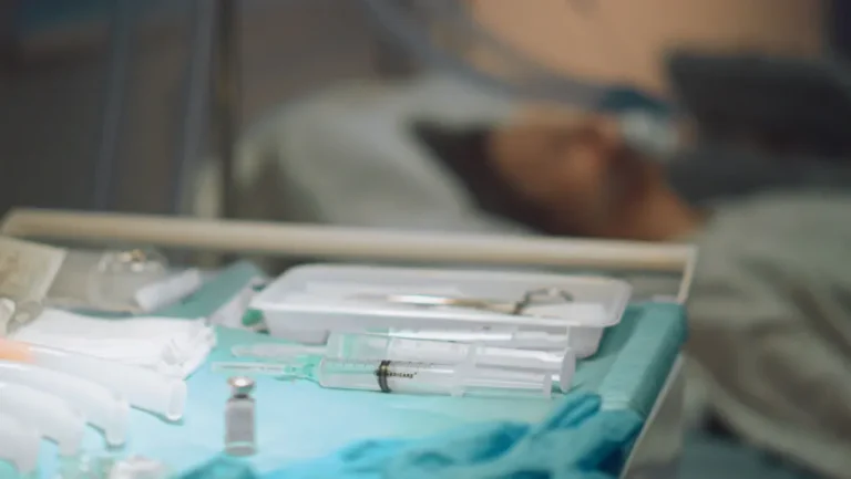 Δυστοπική «ιδέα» για εγκεφαλικά νεκρές παρένθετες μητέρες