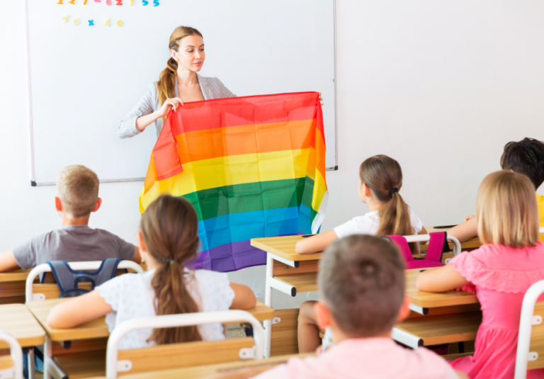 Υποχρεωτικό «μάθημα ιστορίας των LGBTQ+» στα σχολεία στην πολιτεία της Washington!