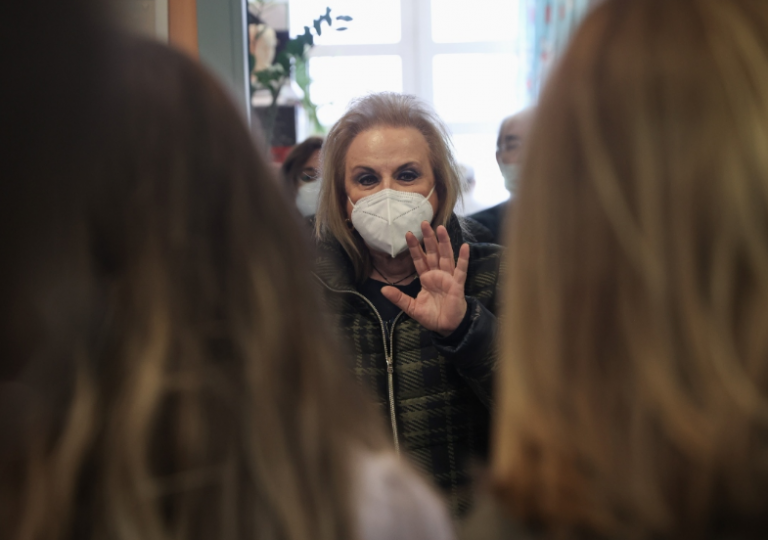 Έτοιμοι;;; Η Παγώνη, το καρναβάλι και η μαυροδάφνη! vid