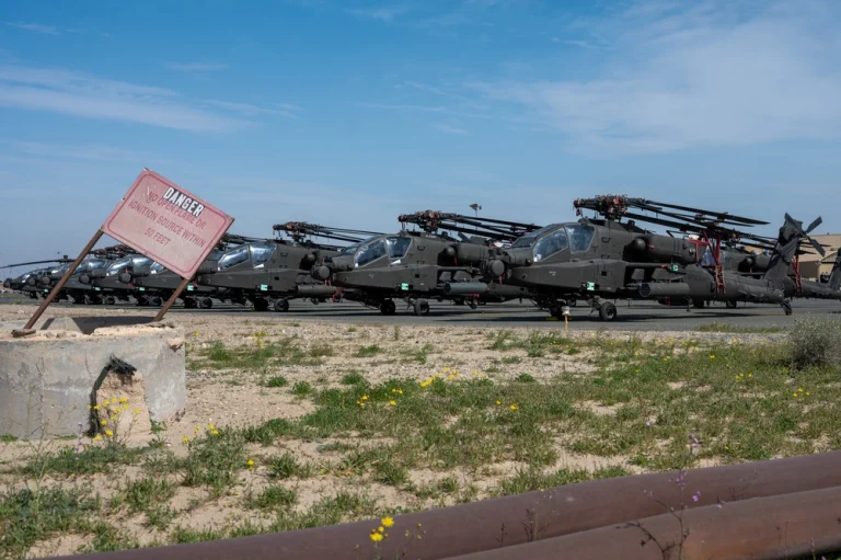 Τρίτη συντριβή Apache στις ΗΠΑ: Καθηλώθηκε ο στόλος των επιθετικών ελικοπτέρων