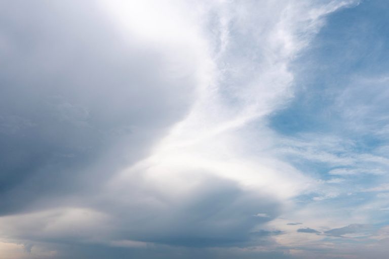Τρόμαξαν με αυτό που νόμιζαν ότι εμφανίστηκε στον ουρανό της Κίνας