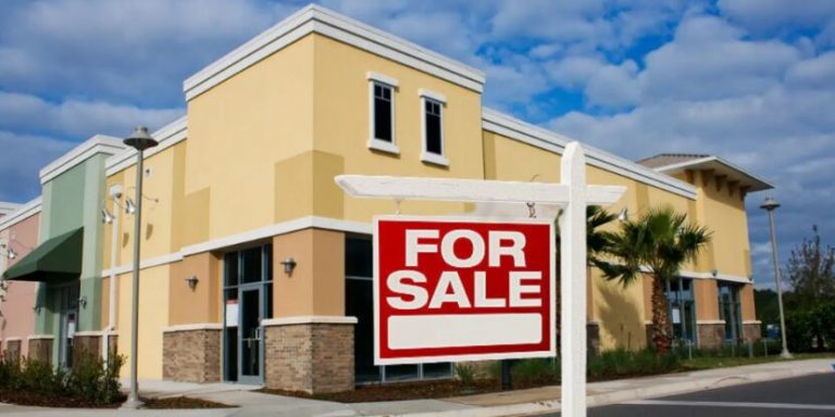 Τα εμπορικά ακίνητα δείχνουν σημάδια κατάρρευσης.