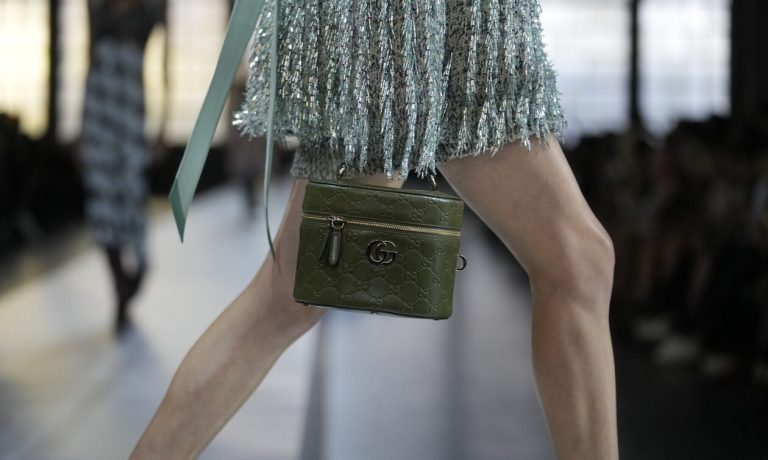 Καταρρέει η μετοχή της Kering s Gucci – Εχασε 7,2 δισ. ευρώ σε χρηματιστηριακή αξία