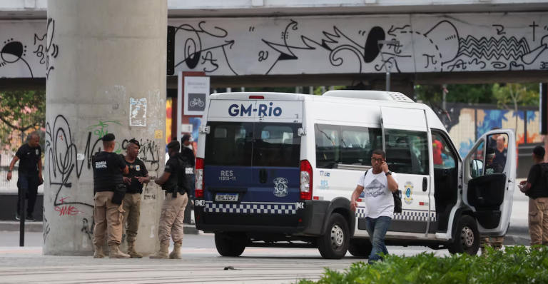 Βραζιλία: Αίσιο τέλος στο θρίλερ – Παραδόθηκε ο ένοπλος που κρατούσε 17 ομήρους σε λεωφορείο