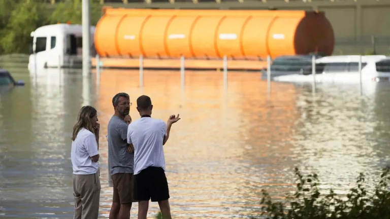 Τι είναι η “σπορά σύννεφων” και προκάλεσε τις πλημμύρες ρεκόρ του Ντουμπάι;