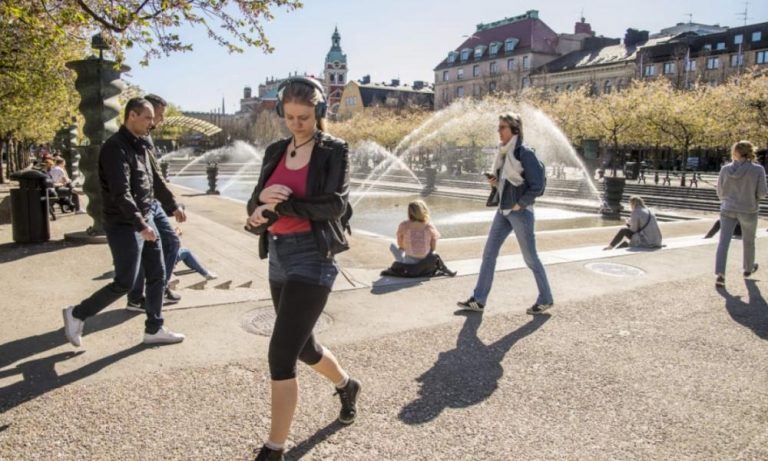 Σουηδία: Μετεωρολογικό ρεκόρ στη χώρα – Έχει καλοκαίρι από τις 6 Απριλίου