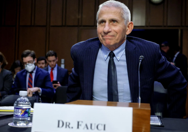 Νέα στοιχεία αποδεικνύουν ότι ο Fauci είπε ψέματα ενόρκως, ισχυριζόμενος ότι μόλις και μετά βίας γνώριζε τον κορυφαίο επιστήμονα για τον κοροναϊό Ralph Baric