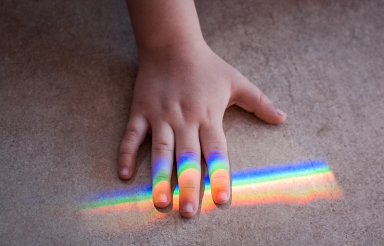 Ο συγγραφέας της βρετανικής έκθεσης για τις διαδικασίες αλλαγής φύλου σε παιδιά στοχοποιείται από τρανς ακτιβιστές