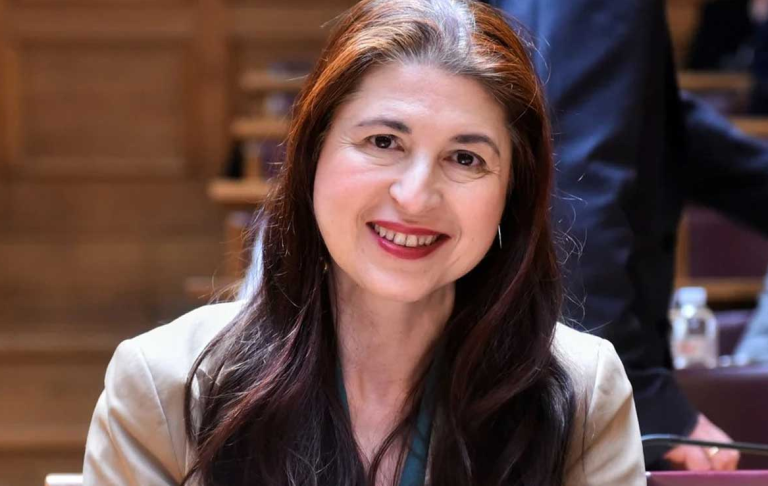 Το Ξύλο Βγήκε από τον Παράδεισο