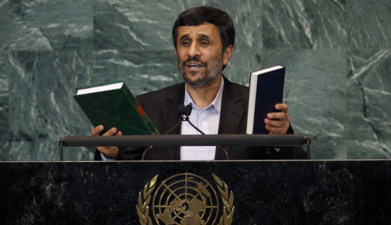 Ο πρώην πρόεδρος του Ιράν Μαχμούντ Αχμαντινετζάντ παράδειγμα για τους Έλληνες πολιτικούς: Έγινε βοσκός και ζει με 250 ευρώ το μήνα!