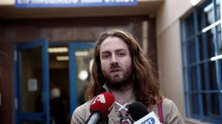 Κούρεψε μαλλιά, ξύρισε μούσι, ξανάγινε αρσενικό: Τέλος το Τζέισον Αντιγόνη, σήμερα είναι γοητευτικός άντρας