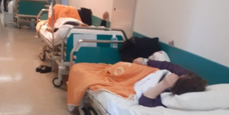 Καταγγελία ΠΟΕΔΗΝ: Νέες εικόνες ντροπής στο νοσοκομείο «Αττικό» – Πλημμύρισε με ράντζα στην εφημερία – Ζητούν Έλληνες νεκρούς ο Μητσοτάκης και η συμμορία του