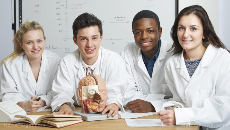 Ετοιμαστείτε για ένα κύμα ανειδίκευτων γιατρών χάρη στις ιατρικές σχολές που αφυπνίστηκαν