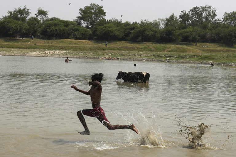Ινδία: Πρώτος θάνατος στο Νέο Δελχί από τον ακραίο καύσωνα – Στους 52,9 έφτασε το θερμόμετρο
