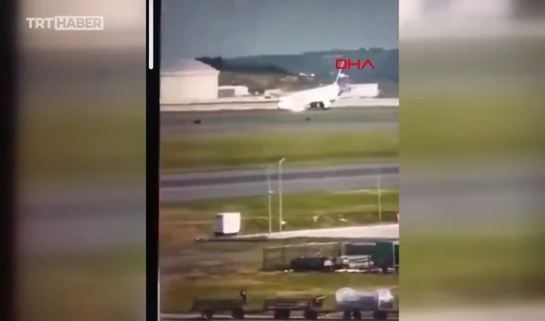 Τρομακτική προσγείωση αεροπλάνου στην Κωνσταντινούπολη – Δεν άνοιξαν οι τροχοί